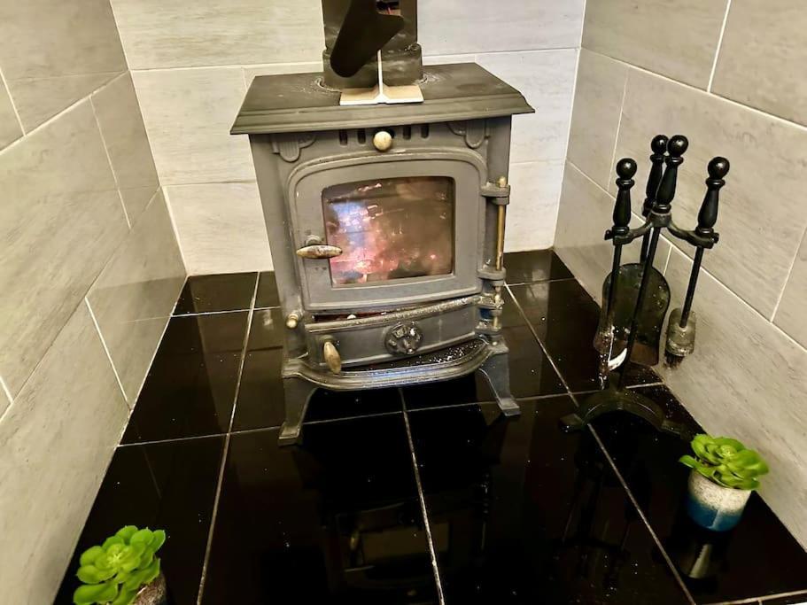Cottage,Cinema Room,Log Burner Blaenavon エクステリア 写真